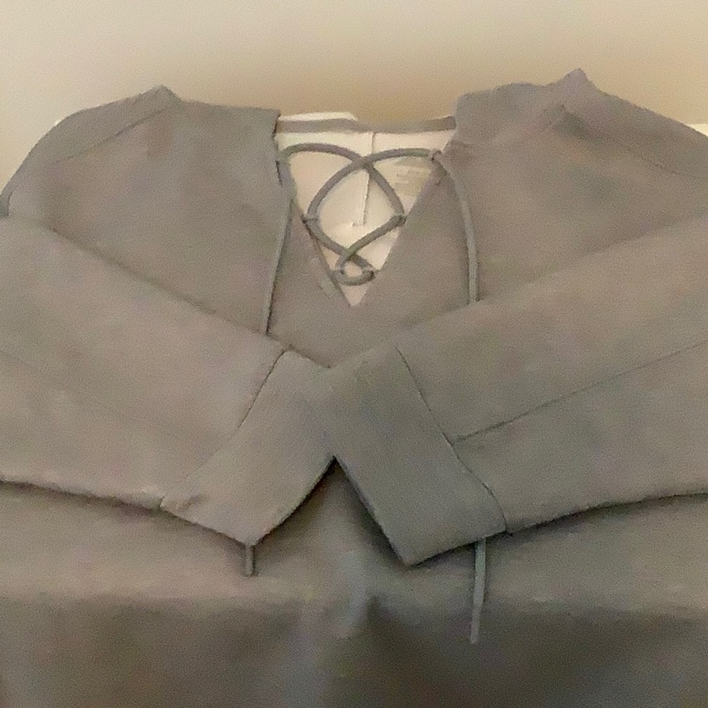 Sweatshirts - Picture 9 of 9
